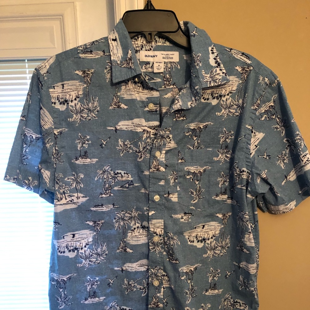Mens hawaiian shirt. Size medium